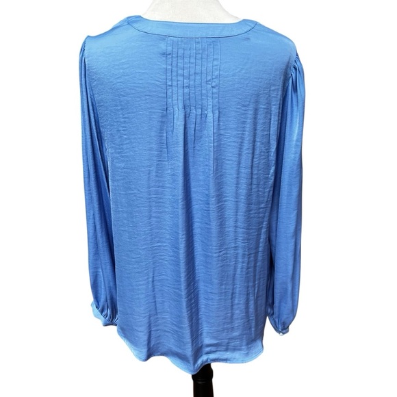 Nine West Women’s Large Light Blue Blouse Silky V-neck Polyester Flowy - Picture 6 of 8